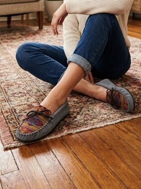 Minnetonka Leather Moccasin Blue Size 7.5